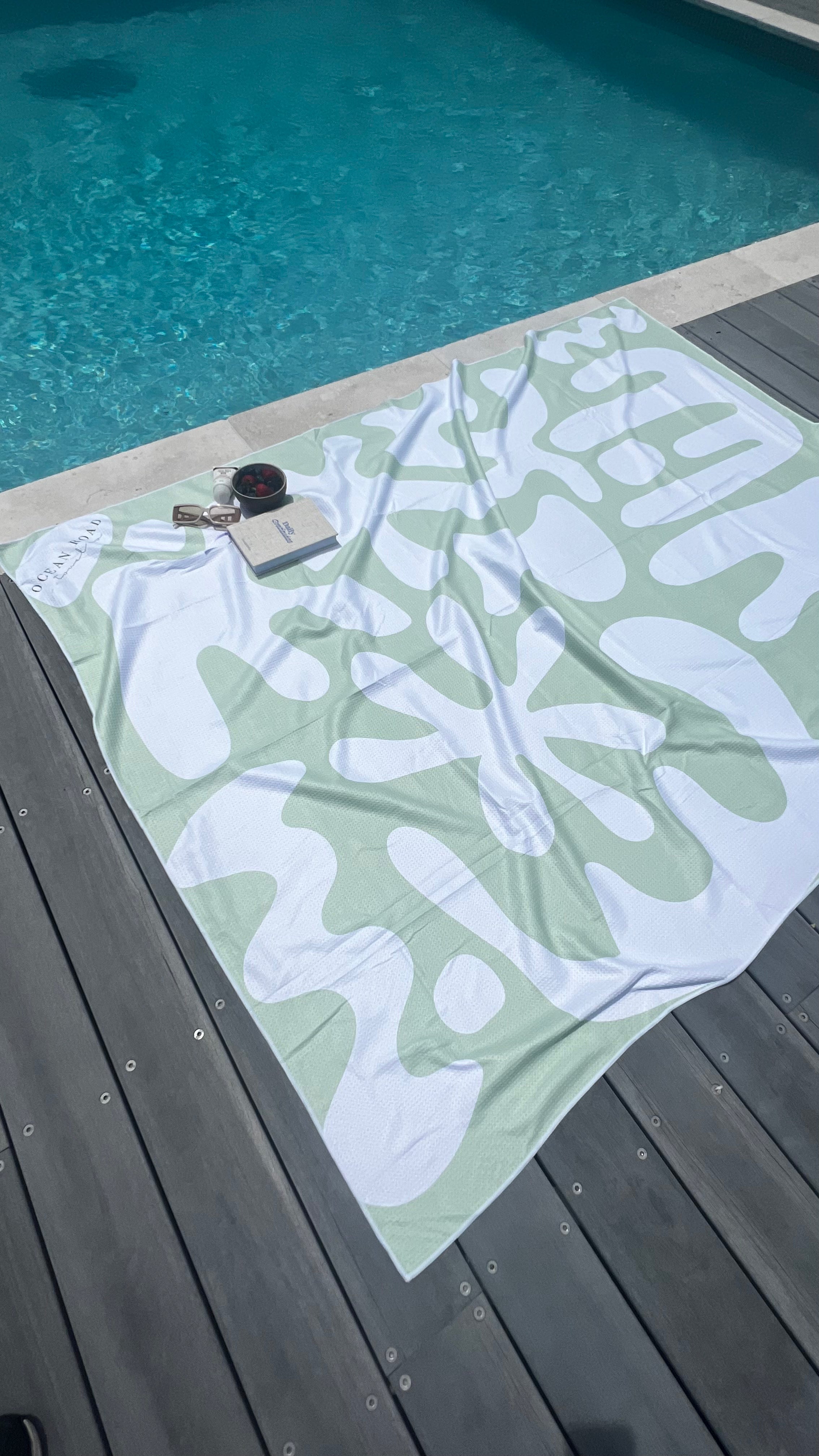The 'Caprese' Oversized Microfibre Beach Towel – Ocean Road Towel Co