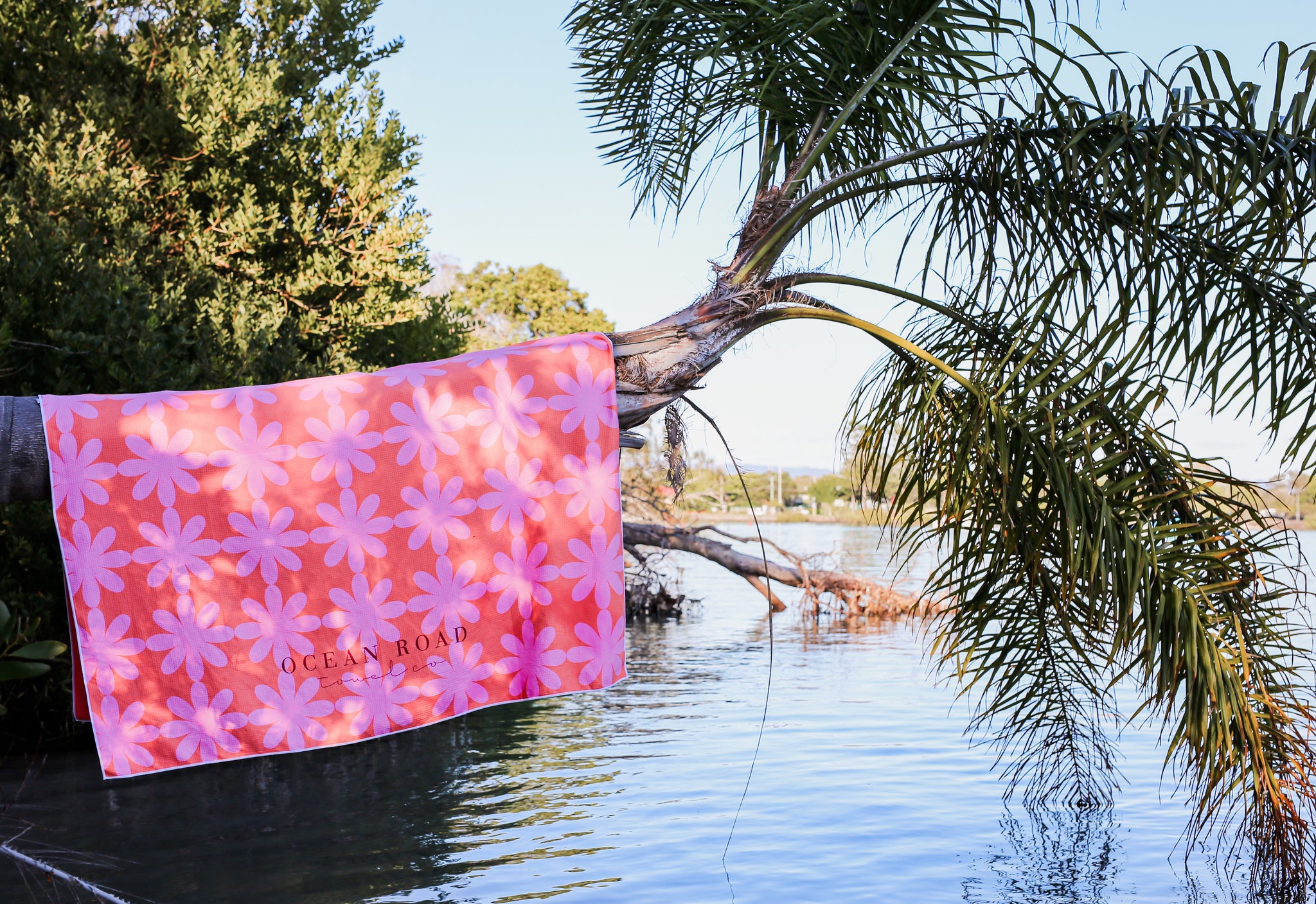 The 'Strawberry' Oversized Microfibre Beach Towel – Ocean